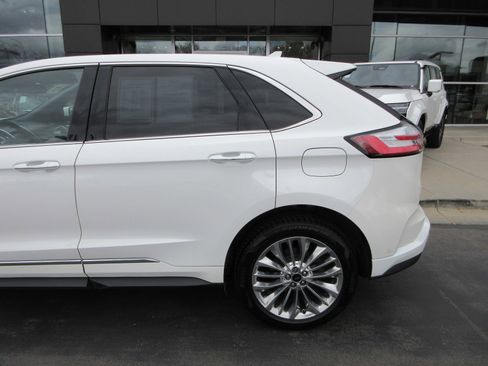 Used 2020 Ford Edge Titanium w/ Equipment Group 301A AWD/4WD image 4