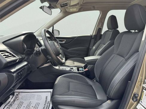 Used 2023 Subaru Forester Premium AWD/4WD image 9