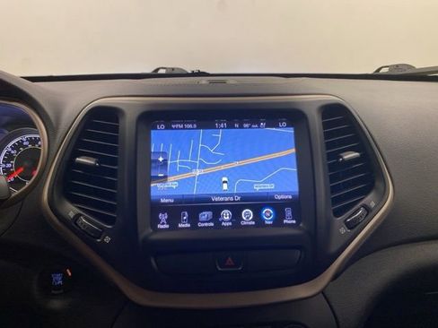 Used 2015 Jeep Cherokee Limited w/ Luxury Group FWD image 13