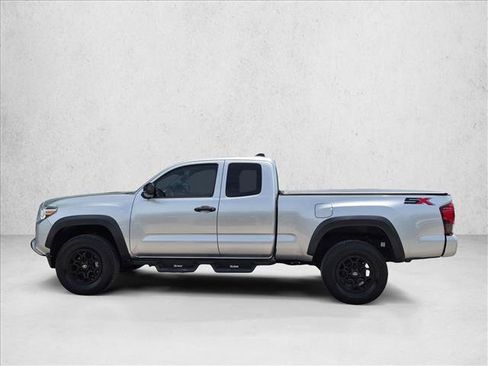 Used 2022 Toyota Tacoma SR w/ SX Package RWD image 9