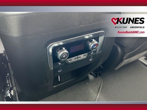 New 2026 GMC Yukon XL Elevation image 35