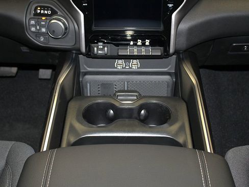 New 2026 RAM 1500 4x4 Crew Cab image 22