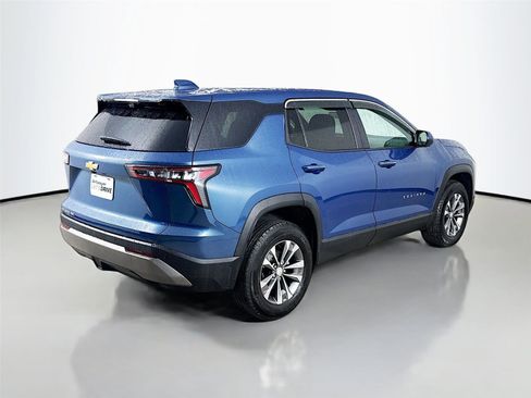 Used 2025 Chevrolet Equinox LT w/ Safety and Technology Package image 9