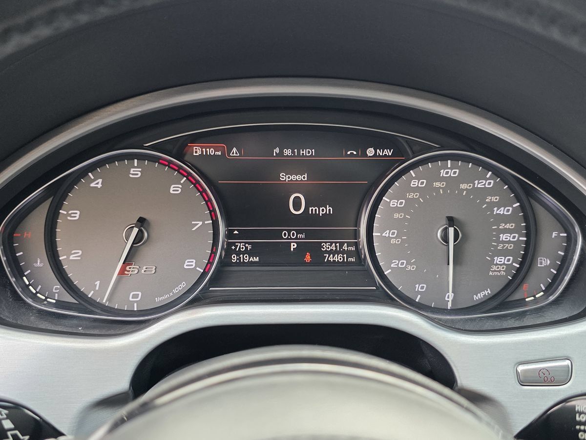 Used 2015 Audi S8 AWD/4WD image 33