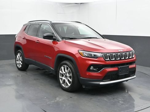 Used 2025 Jeep Compass Limited AWD/4WD image 6