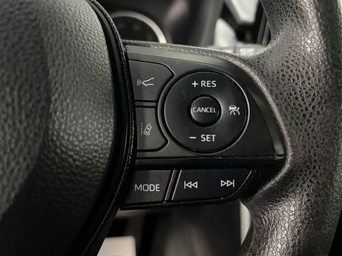 Used 2021 Toyota RAV4 XLE w/ Convenience Package image 11