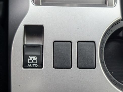 Used 2024 Toyota 4Runner Limited AWD/4WD image 28