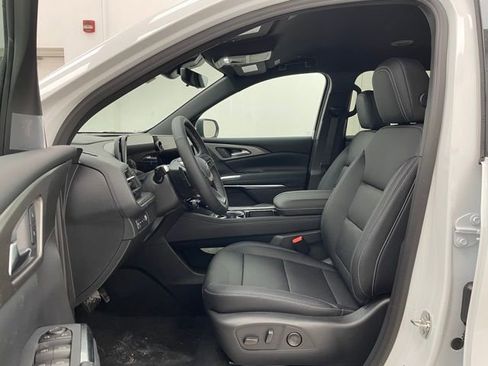 New 2026 Chevrolet Traverse LT image 8