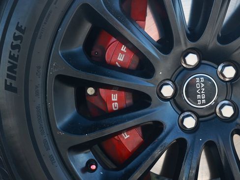 Used 2018 Land Rover Range Rover HSE image 9