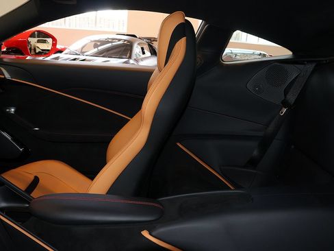 Certified 2024 Ferrari Roma RWD image 82