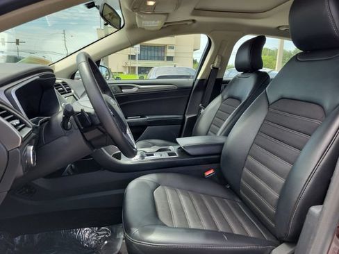 Used 2017 Ford Fusion SE w/ Equipment Group 201A AWD/4WD image 19