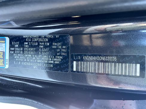 Used 2022 Kia Carnival LX FWD image 21