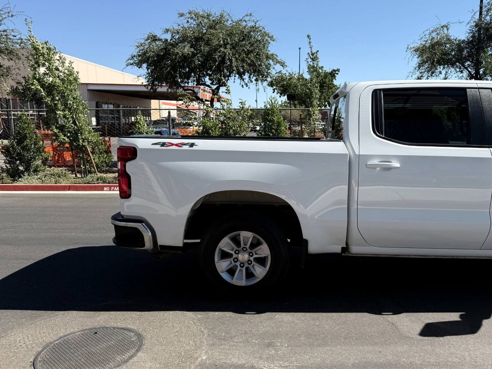 Used 2024 Chevrolet Silverado 1500 LT w/ Convenience Package II AWD/4WD image 6