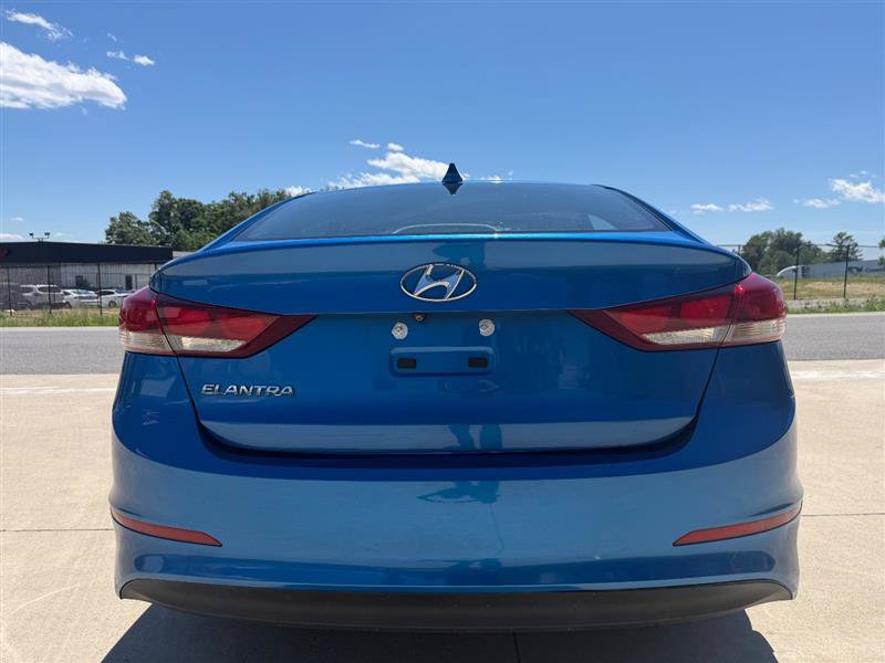 Used 2017 Hyundai Elantra SE FWD image 4