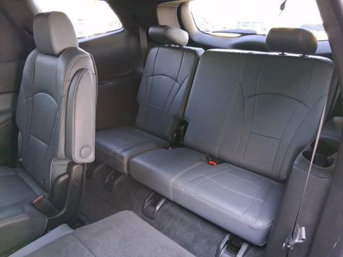 Used 2024 Buick Enclave Essence w/ Sport Touring Edition image 18