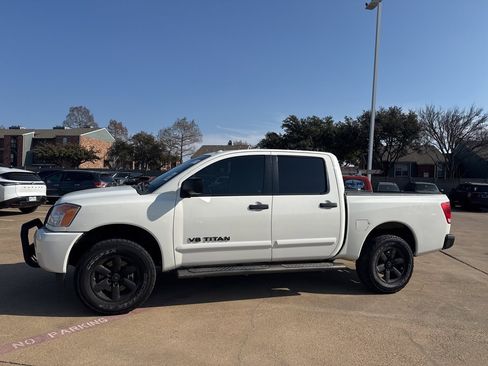 Used 2014 Nissan Titan SV w/ SV Value Truck Package image 8