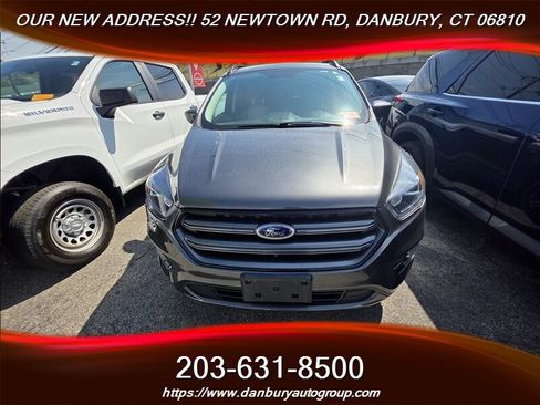 Used 2019 Ford Escape SEL image 2