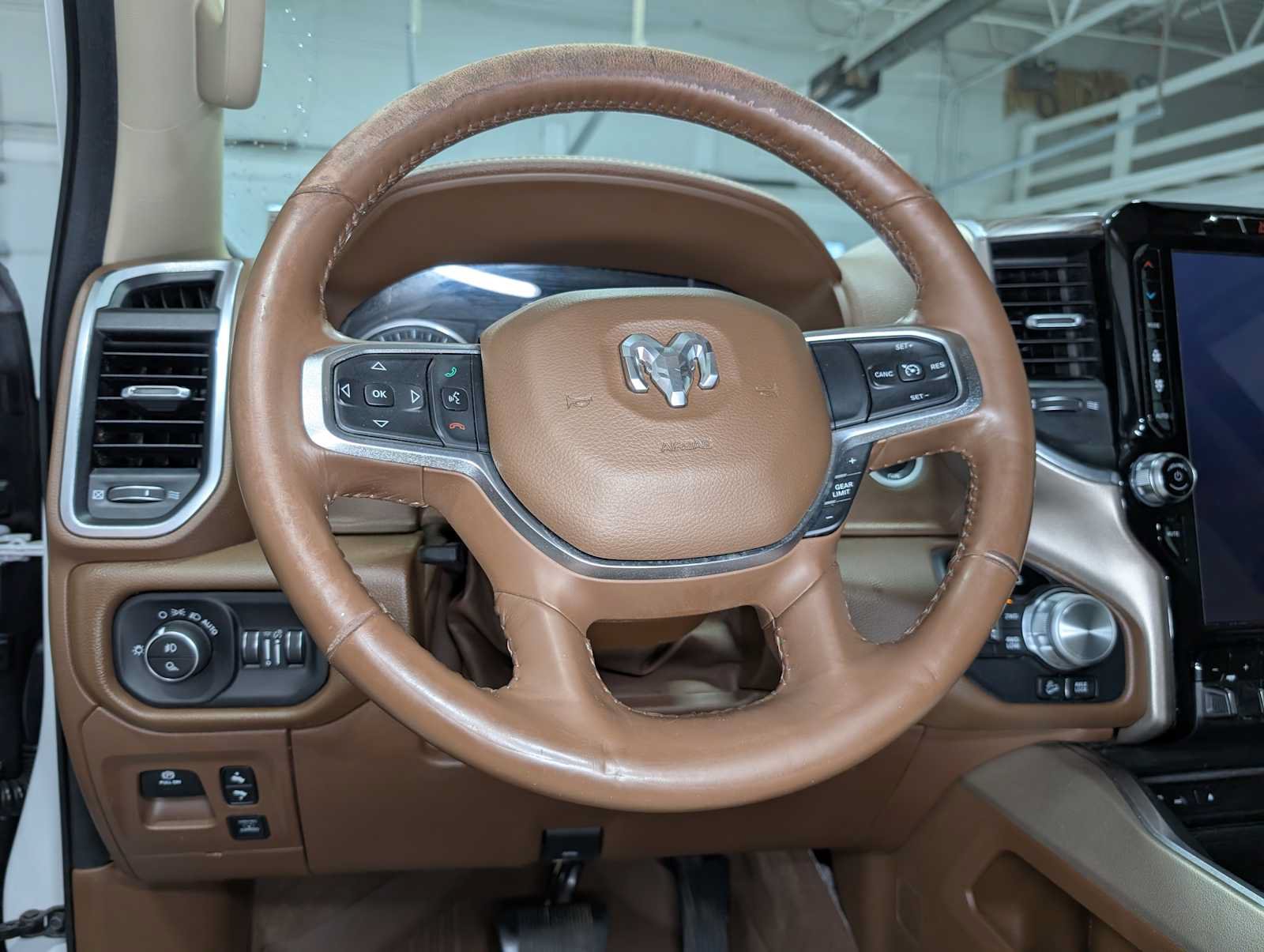 Used 2019 RAM 1500 Laramie AWD/4WD image 42
