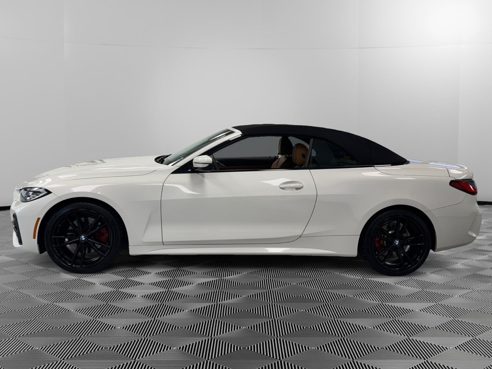 Used 2022 BMW 430i xDrive Convertible w/ M Sport Package AWD/4WD image 5