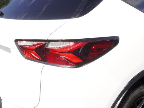 Used 2021 Chevrolet Blazer LT w/ LPO, Black Accent Package FWD image 30
