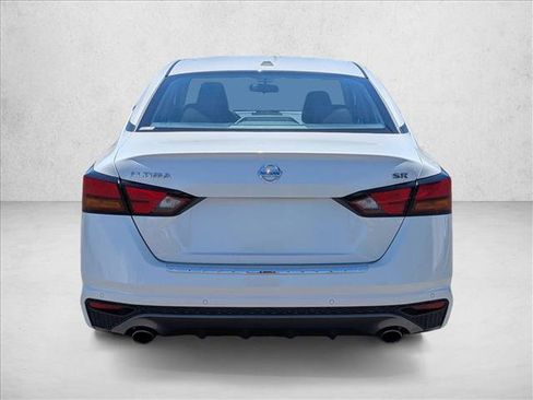 Used 2022 Nissan Altima 2.5 SR FWD image 7