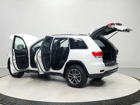 Used 2018 Jeep Grand Cherokee Limited image 13