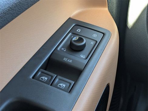 New 2025 Volkswagen ID. Buzz Pro S image 27