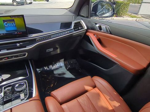 Used 2024 BMW X7 xDrive40i w/ Executive Package image 17