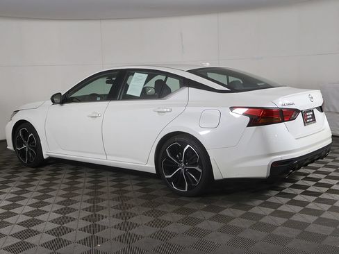 Used 2024 Nissan Altima 2.5 SR FWD image 6