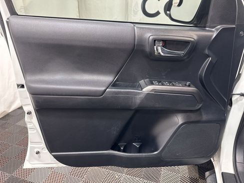 Used 2019 Toyota Tacoma TRD Off-Road image 22