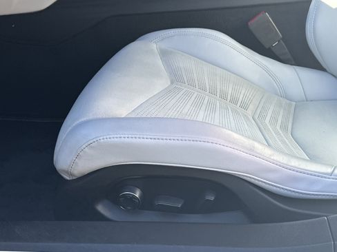 Used 2022 Chevrolet Corvette Stingray Preferred Cpe w/ Body-Color Dual Roof Package image 10