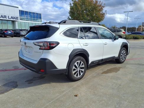 Certified 2025 Subaru Outback Premium image 4