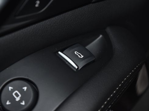 New 2026 BMW X5 xDrive40i w/ Executive Package image 6