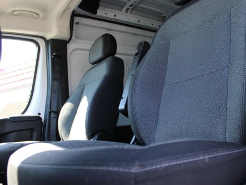 Used 2024 RAM ProMaster 2500 w/ Safety Group FWD image 9