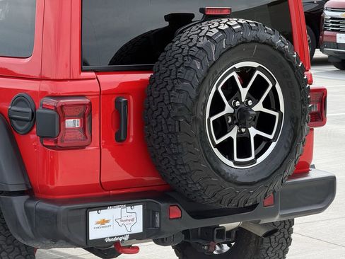Used 2025 Jeep Wrangler Rubicon image 7
