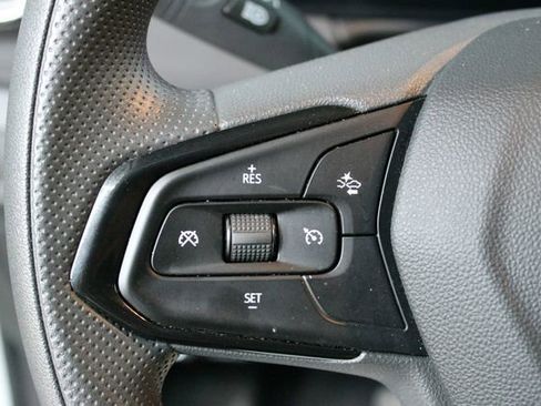 Used 2025 Chevrolet TrailBlazer LT AWD/4WD image 16
