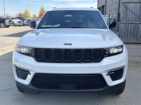 New 2025 Jeep Grand Cherokee Limited w/ Black Appearance Package image 2