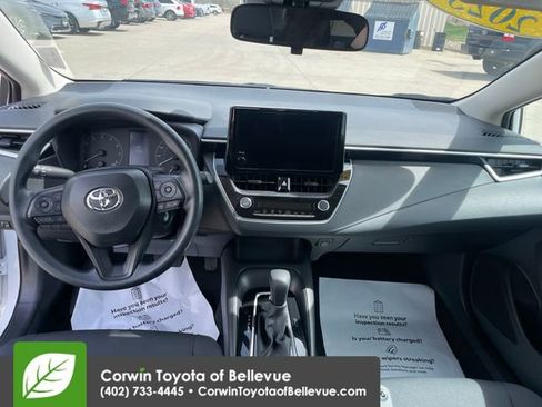 Used 2025 Toyota Corolla LE image 20
