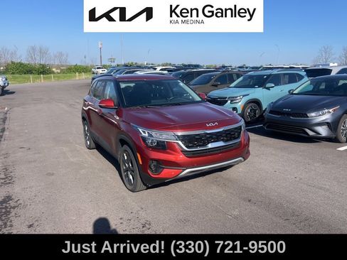Certified 2023 Kia Seltos S w/ Navigation Package image 3