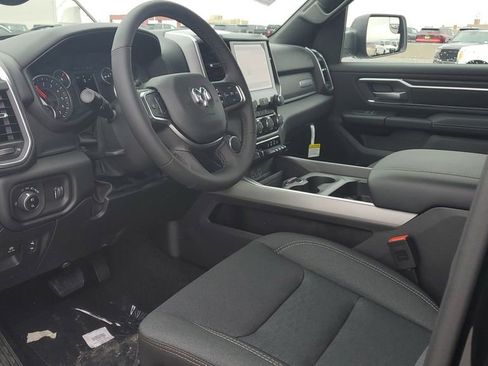 New 2026 RAM 1500 4x4 Crew Cab image 19