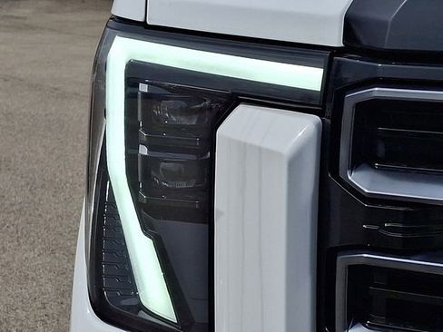 New 2026 GMC Sierra 2500 AT4 w/ AT4 Premium Plus Package AWD/4WD image 10