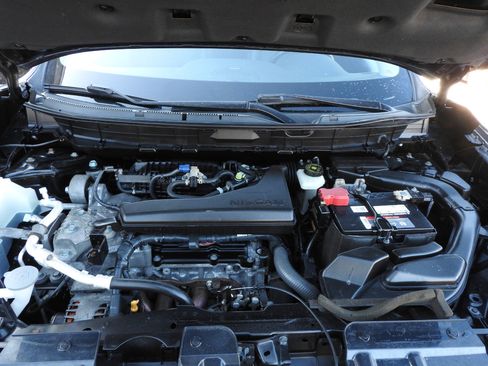 Used 2018 Nissan Rogue SL w/ Premium Package image 19