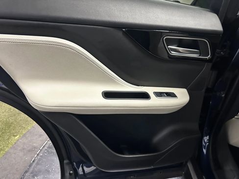 Used 2019 Jaguar F-PACE S image 16