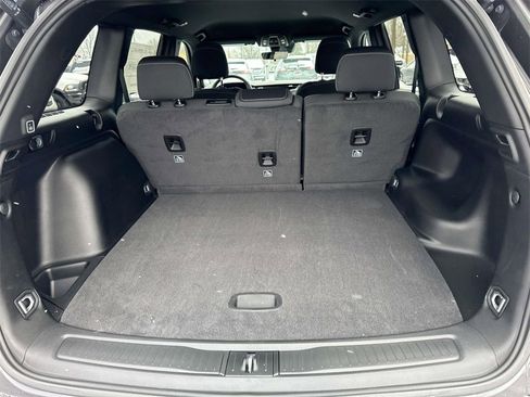 New 2025 Jeep Grand Cherokee Laredo w/ Luxury Tech Group I image 9