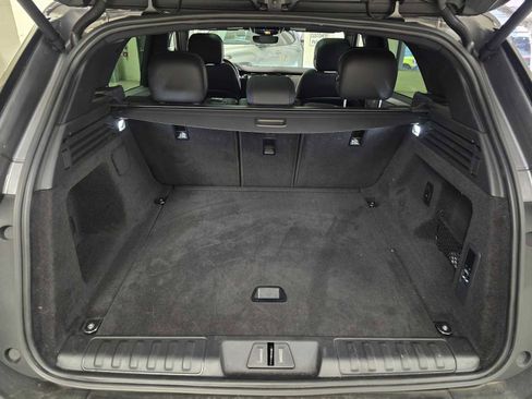 Used 2025 Land Rover Range Rover Sport image 17