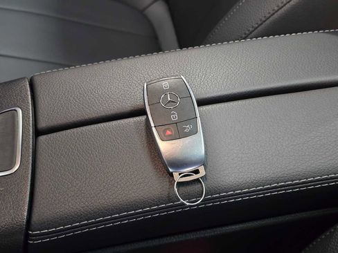 Used 2023 Mercedes-Benz GLB 250 GLB 250 w/ Premium Package image 71