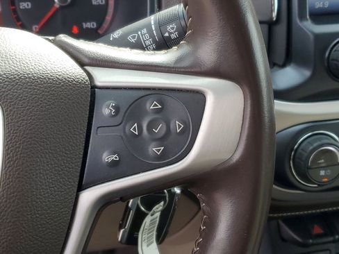 Used 2016 GMC Canyon SLT image 17