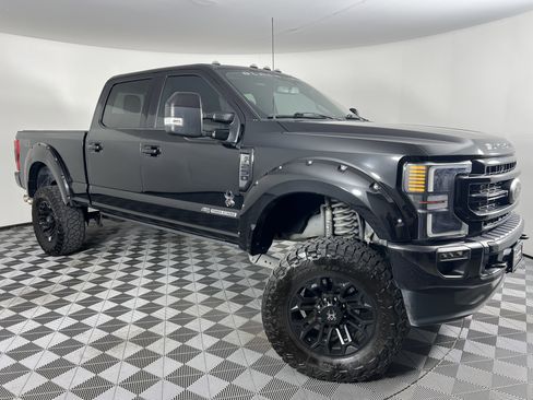 Used 2022 Ford F250 Lariat w/ Black Appearance Package AWD/4WD image 2