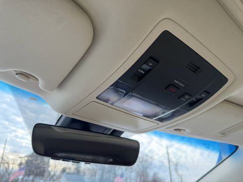 Used 2018 Lexus RX 450h AWD image 14