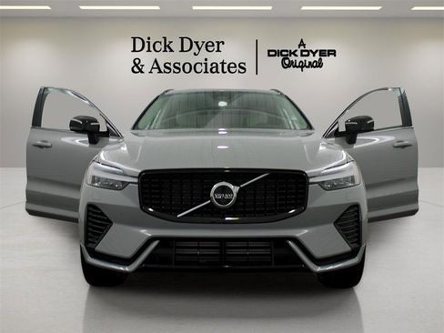Certified 2025 Volvo XC60 T8 Ultra w/ Protection Package Premier image 8